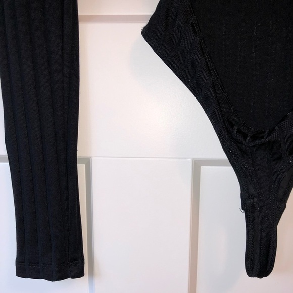 4 for $40 - Wilfred Cutout Snap Bodysuit - Picture 2 of 8